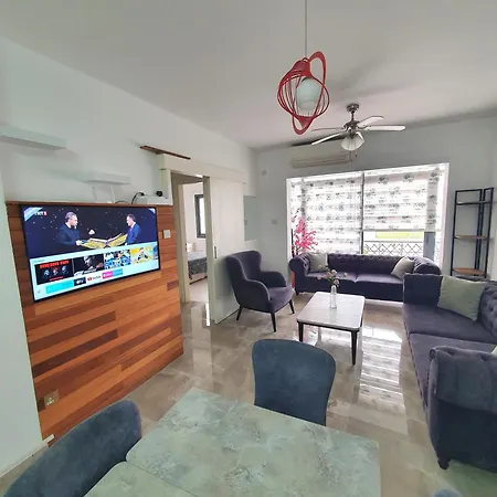 Kuecuek Kaymakli Suna Apartament