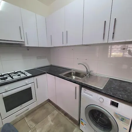 Kuecuek Kaymakli Suna Apartament *